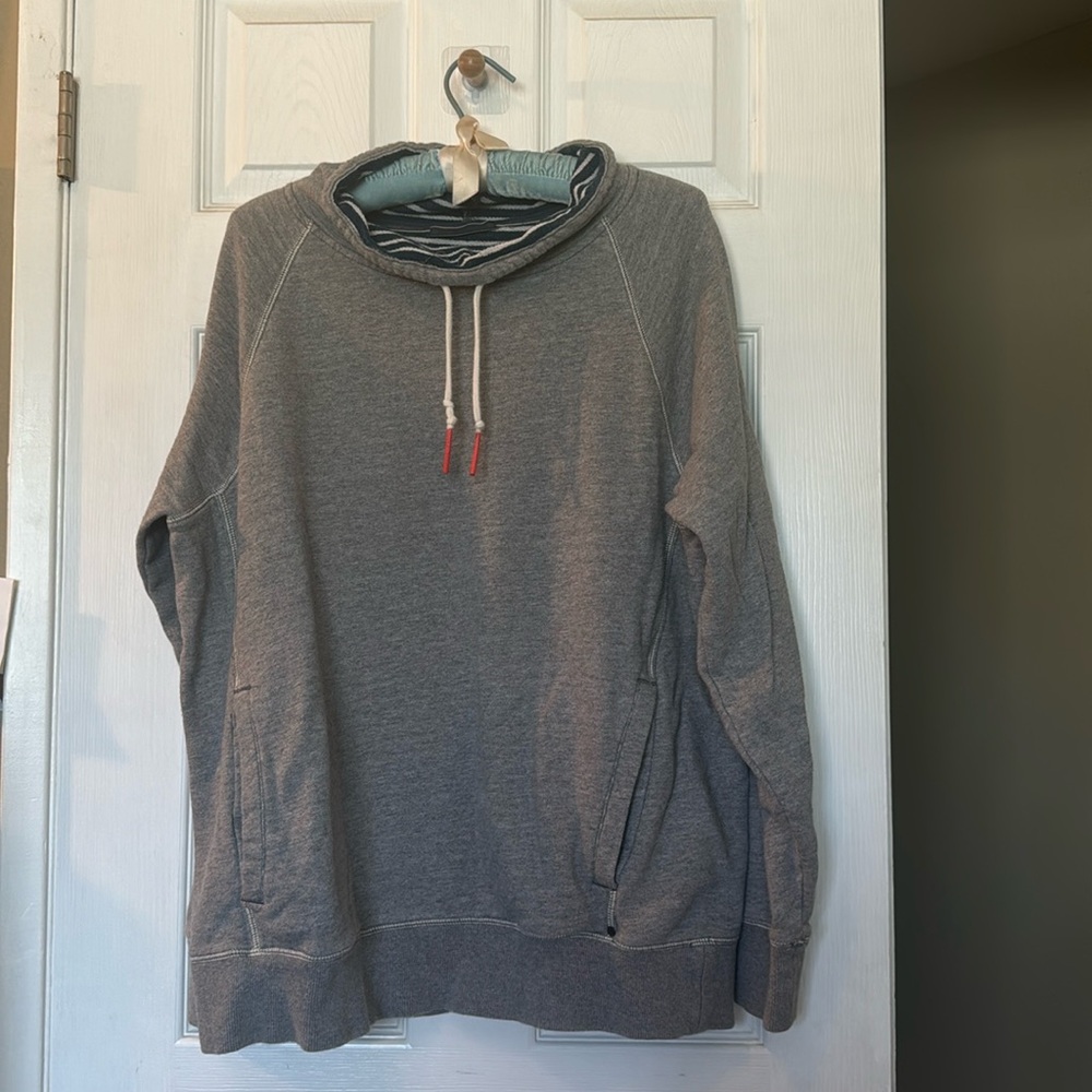 Tommy Bahama Barrel Break Sweatshirt - early 2000s